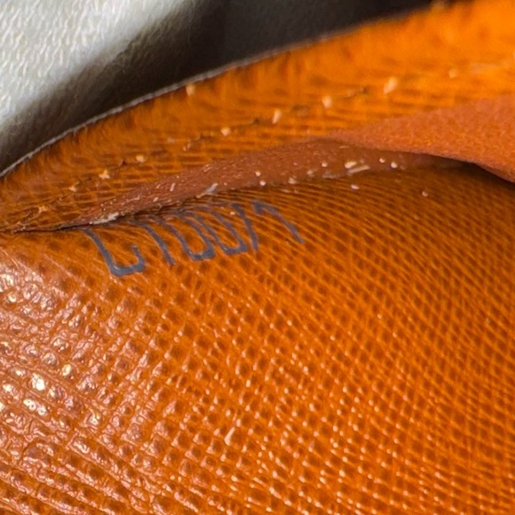 Louis Vuitton Monogram Bifold Wallet Portefeuille Marco - Men’s - Picture 14 of 16